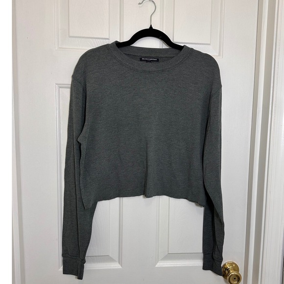 Brandy Melville Sweaters - Brandy Melville Brianna Grey Cropped Long Sleeve Knit One Size